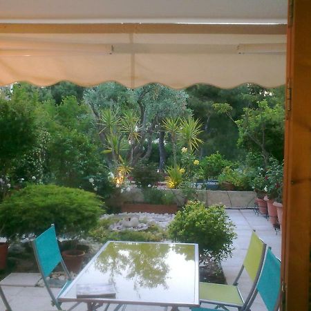 Comfortable Garden Apt Near Vouliagmeni Beach Ateny Zewnętrze zdjęcie