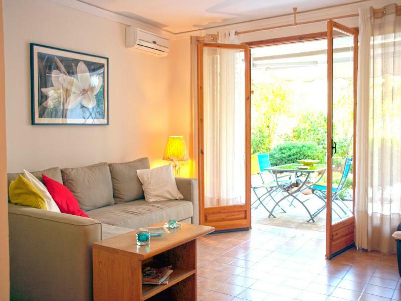 Comfortable Garden Apt Near Vouliagmeni Beach Ateny Zewnętrze zdjęcie