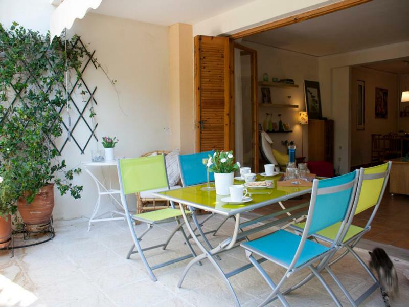 Comfortable Garden Apt Near Vouliagmeni Beach Ateny Zewnętrze zdjęcie