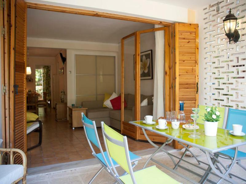 Comfortable Garden Apt Near Vouliagmeni Beach Ateny Zewnętrze zdjęcie