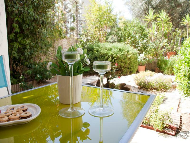 Comfortable Garden Apt Near Vouliagmeni Beach Ateny Zewnętrze zdjęcie