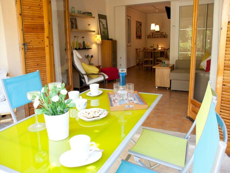 Comfortable Garden Apt Near Vouliagmeni Beach Ateny Zewnętrze zdjęcie