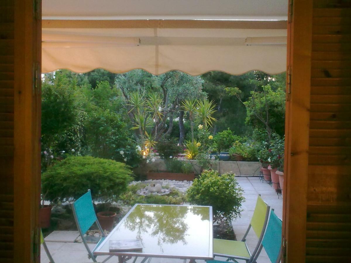 Comfortable Garden Apt Near Vouliagmeni Beach Ateny Zewnętrze zdjęcie